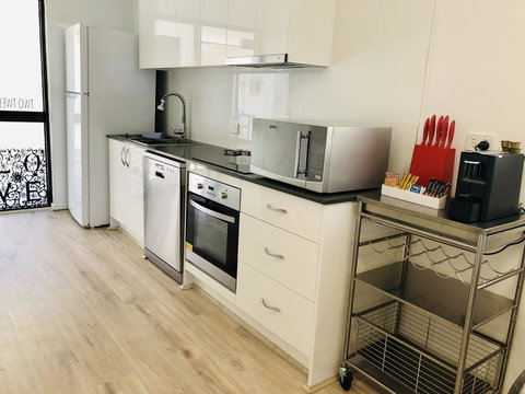 West Beach Lagoon 212 - Great Views - Accommodation Gladstone 1