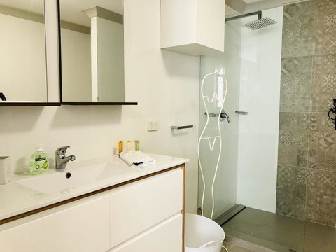 West Beach Lagoon 212 - Great Views - Accommodation Gladstone 2