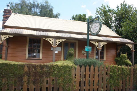 Westbury Gingerbread Cottages - Accommodation Gladstone 2