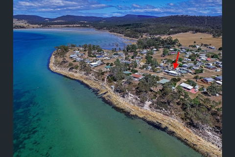 Weston Farm Seaside Stay - Accommodation Gladstone 0