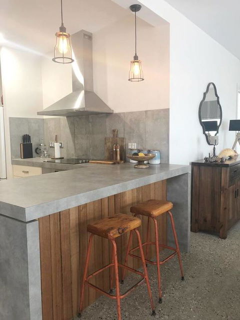 Weston Farm Seaside Stay - Accommodation Gladstone 3