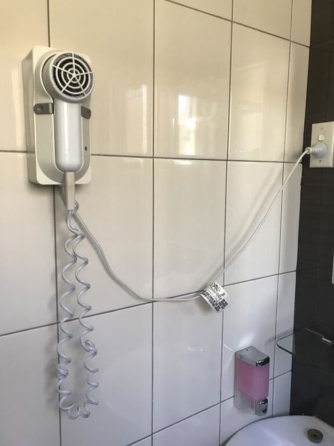 Westside Motor Inn - Accommodation Gladstone 2