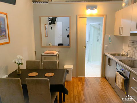 Westside Studio Apartments - Accommodation Gladstone 0