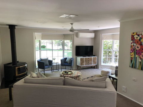 Westwood Lodge Apartments - Accommodation Gladstone 1