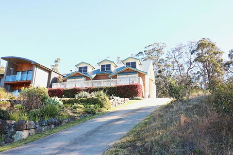 Whale Cove Circuit - Accommodation Gladstone 0