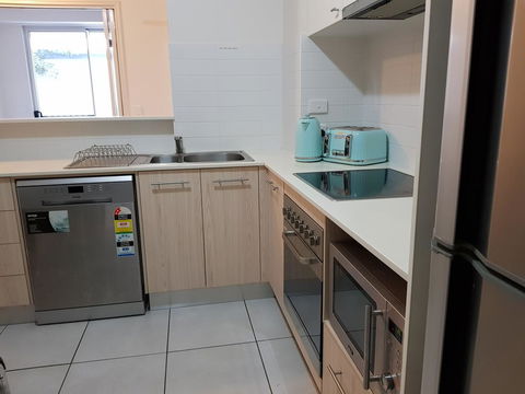 Whalecove Apartments - Accommodation Gladstone 2