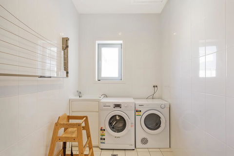 Wharf Apartment Unit 15 - Accommodation Gladstone 3