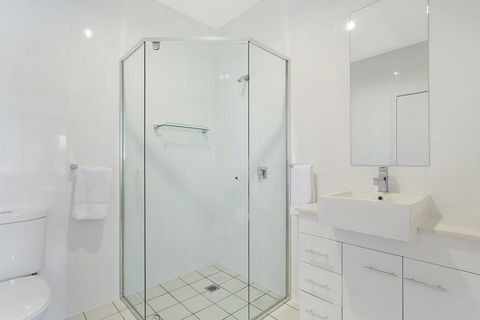Wharf Apartment Unit 15 - Accommodation Gladstone 2