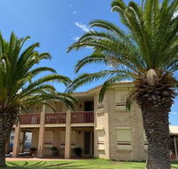 Whispering Palms - Accommodation Gladstone