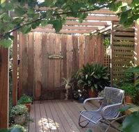 Whispering Pines Bed and Breakfast - Accommodation Gladstone