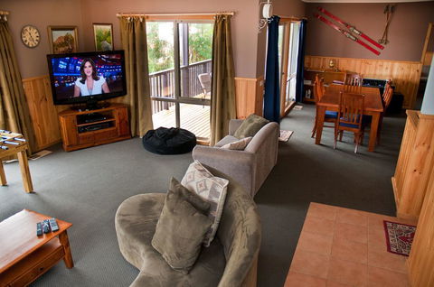 Whistler - Accommodation Gladstone 2