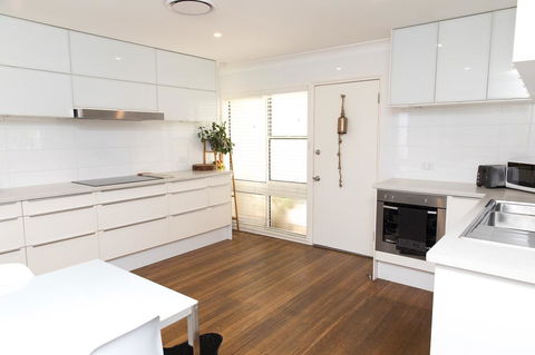 White Beach Cottage - Accommodation Gladstone 1