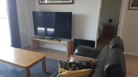White Cedar Cottage - Accommodation Gladstone 2