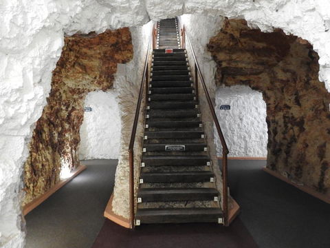 White Cliffs Underground - Accommodation Gladstone 2
