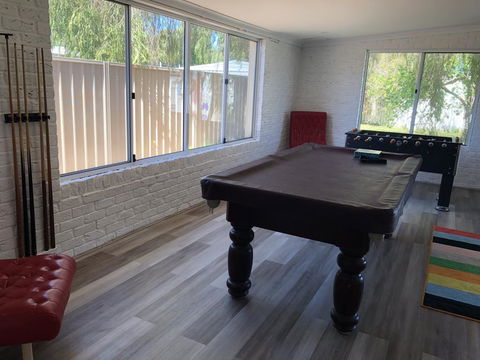 White Cottage - Accommodation Gladstone 0