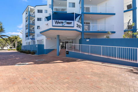 White Crest Luxury Apartments - Accommodation Gladstone 2