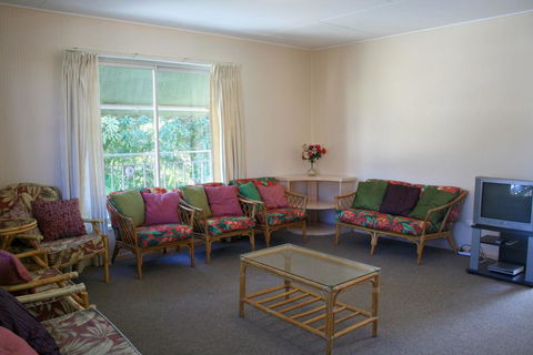 WHITE DOLPHIN, UNIT 5 - Accommodation Gladstone 2