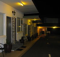 White Manor Motel - Accommodation Gladstone