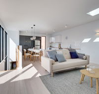 White Room Apartments - Accommodation Gladstone