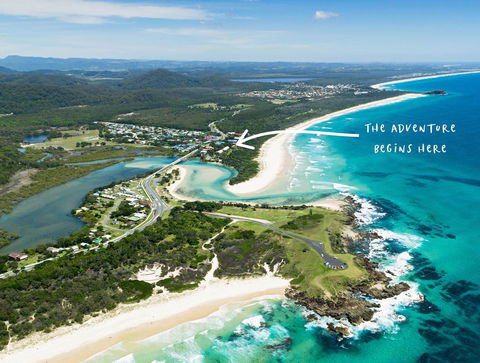 White Waves On The Beach - Accommodation Gladstone 0