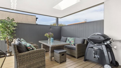 WHITEHAVEN - MORNINGTON - Accommodation Gladstone 2