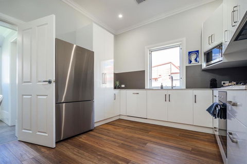 Whitehaven On Moseley - Wifi - Nespresso - Accommodation Gladstone 3