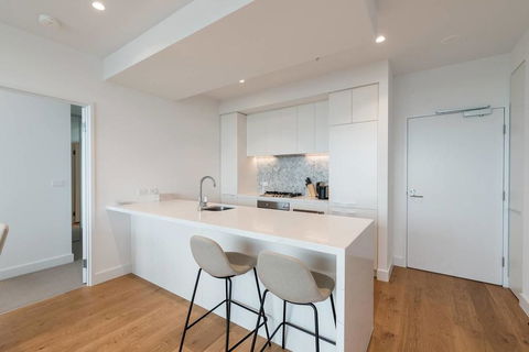 Whitehorse Tower 2 Bedroom 2 Bath - Accommodation Gladstone 1