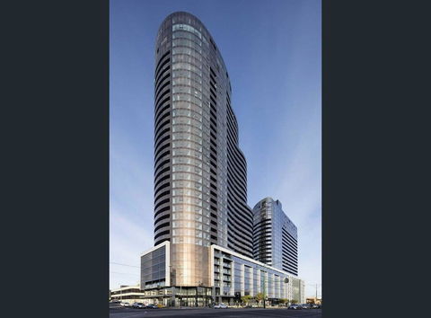 Whitehorse Towers - Accommodation Gladstone 0