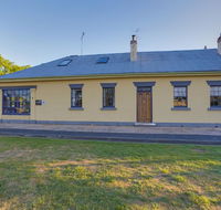 Whites Corner - Accommodation Gladstone