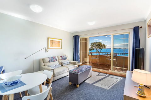 Whitesands, Unit 113/41-45 Shoal Bay Road - Accommodation Gladstone 2