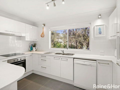 Whiting Escape - 2/13 Whiting Avenue, Terrigal - Accommodation Gladstone 3