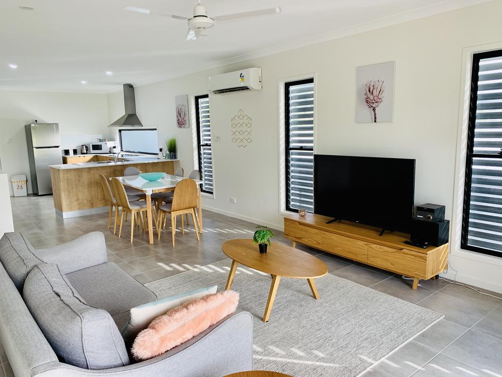Cannonvale QLD Accommodation Gladstone