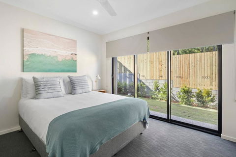 WHITSUNDAY Brand New Townhouse Close To Boardwalk - Accommodation Gladstone 3
