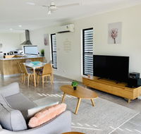 WHITSUNDAY brand new townhouse close to boardwalk - Accommodation Gladstone