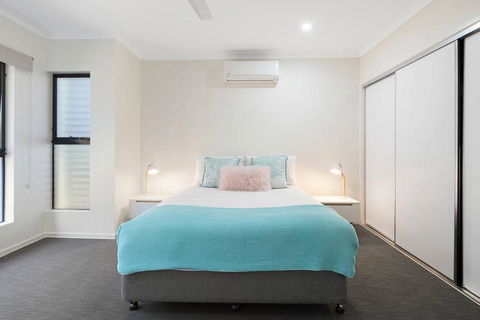 WHITSUNDAY Brand New Townhouse Close To Boardwalk - Accommodation Gladstone 2