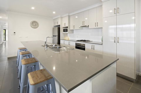 Whitsunday Family Escape - Accommodation Gladstone 1