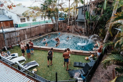 Why Not Backpackers - Accommodation Gladstone 0