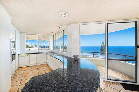 Wickham Cove Unit 10, 45 Albert Street. Kings Beach - Accommodation Gladstone 2