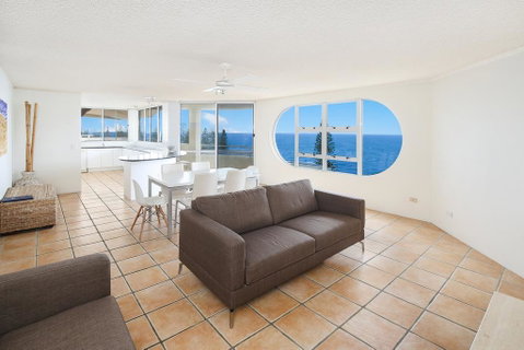 Wickham Cove Unit 10, 45 Albert Street. Kings Beach - Accommodation Gladstone 1