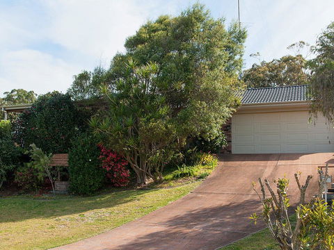 Wildflowers @ Fingal Bay - Accommodation Gladstone 1