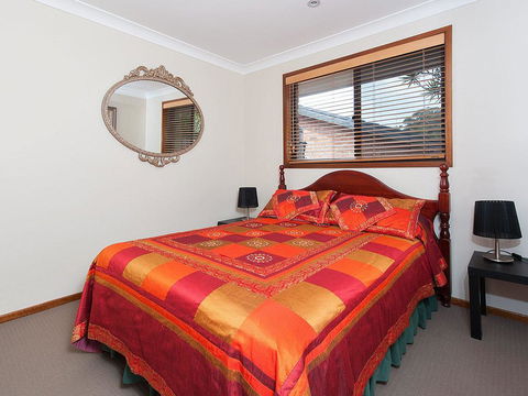 Wildflowers @ Fingal Bay - Accommodation Gladstone 2