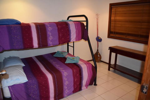 Wildsights Beach Units - Accommodation Gladstone 3