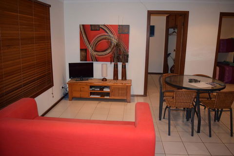 Wildsights Beach Units - Accommodation Gladstone 0