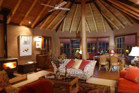 Wildwood Guesthouse - Accommodation Gladstone 0