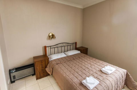 Wiley Park Hotel - Accommodation Gladstone 2