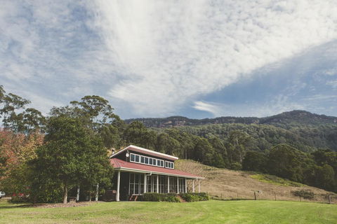 Willabrook Retreat - Mojo Cottage - Romantic Escape! - Accommodation Gladstone 0