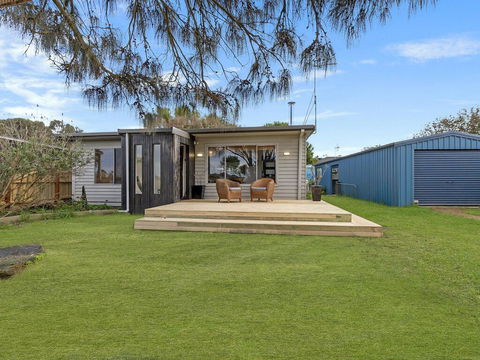 Willan - 43 Powling Street - Accommodation Gladstone 0