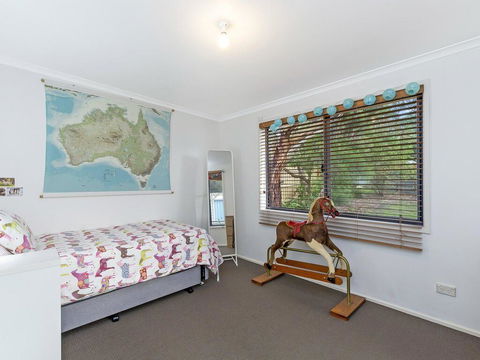 Willan - 43 Powling Street - Accommodation Gladstone 2