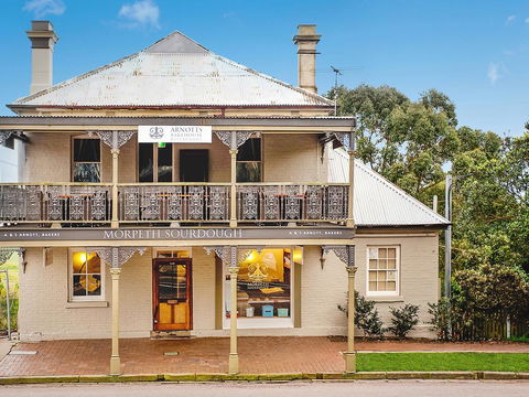 William Arnott Hotel - Accommodation Gladstone 0