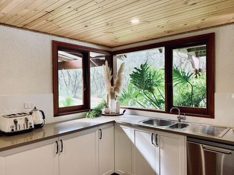 William Bay Cottages - Accommodation Gladstone 0